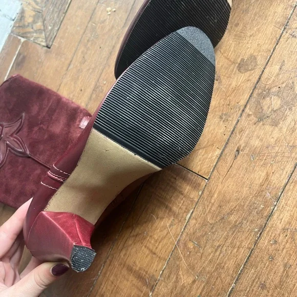 Elegant Burgundy Heeled Boots - Picture 8 of 8